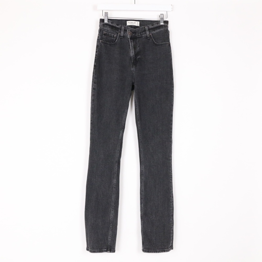 Abercrombie & Fitch 90’s Slim Straight Ultra High Rise Jeans